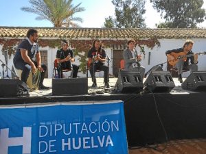 El lunes tuvo lugar la actuación del cantaor onubense 'El Pecas'.