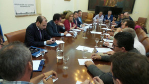 Reunión de la ministra con los agricultores onubenses.