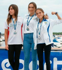 K-1 Mujer Infantil: 1ª posición para Mercedes Pérez, que lideró toda la competición en su categoría; y 3ª plaza para Cinta Campos