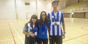 Los jugadores del filial, María Díaz, Cinta Esquivel y Rubén Amador, lograron medallas en Ogíjares.