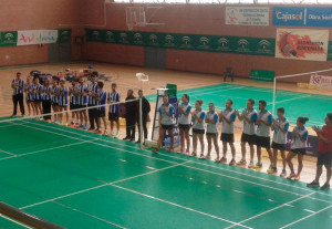 Presentación de los equipos en el Fernando Martín. / Foto: @CBIESLAORDEN.