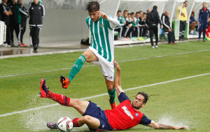 Tuvo que emplearse a fondo el Decano para conseguir la victoria en la Ciudad Deportiva del Betis. / Foto: www.realbetisbalompie.es.