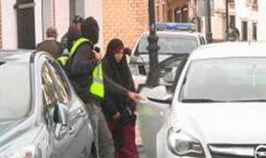 La joven de Almonte, en el momento de su detención. / Foto: Condavisión.