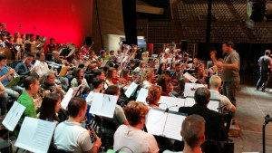 Los músicos del Liceo ensayan horas antes de dar comienzo el espectáculo. / Foto: JEMV