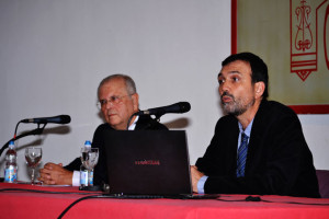 Manuel García Villalba fue el moderador del acto. / Foto: Pablo Sayago.