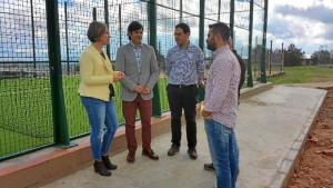 El Cerro de Andévalo cuenta desde hace escasas fechas con dos pistas de pádel con superficie de césped artificial.