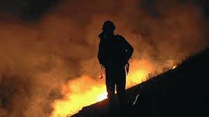 La película muestra la labor de los bomberos forestales. / Foto: rtve.es