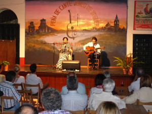 Actuación de Rocío Bazán y Manolo Herrera.