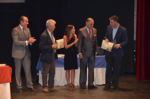 El alcalde de Palos recibe la distinción del Colegio de Arquitectos de Huelva.