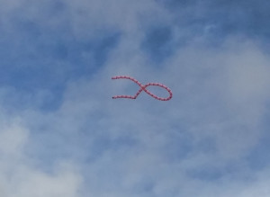 Suelta de globos.