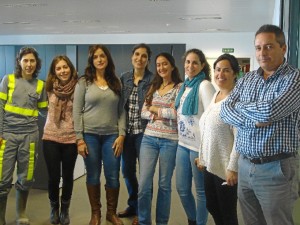 Juan Manuel, junto a las mujeres que forman parte de su Departamento.