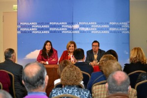 Acto de Fátima Báñez en Huelva. / Foto: Pablo Sayago.