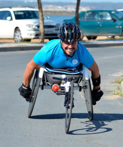 El primero en la meta fue Gregorio Cabello, de la categoría especial de silla de ruedas. / Foto: J. L. Rúa.