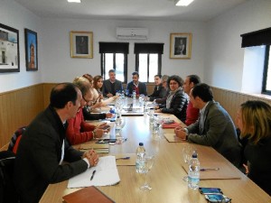 El delegado del Gobierno de la Junta de Andalucía en Huelva, Francisco José Romero, ha realizado una visita institucional a Aroche.