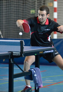 David Pérez logró el punto final para los ayamontinos. / Foto J. L. Rúa.