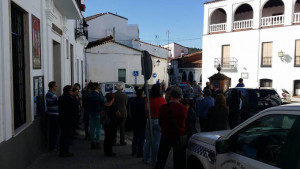 Galaroza se concentró frente al Ayuntamiento loca.