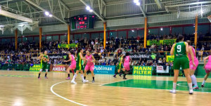 Triunfo coral del CB Conquero en su visita a Zaragoza. / Foto: @STCBaloncesto.