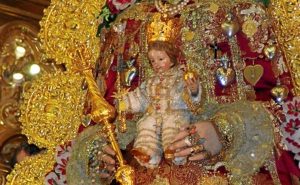 La Virgen ya se encuentra preparada para celebrar el Nacimiento de su divino Pastorcito./ Foto: Hermandad Matriz de Almonte.