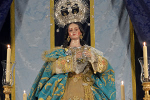 La imagen portará el manto turquesa de la Virgen de los Remedios de Aljaraque