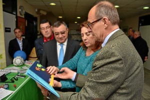 Durante el transcurso a la visita de la sede de la ONCE con motivo del Día de la Discapacidad. /Foto: Pablo Sayago.