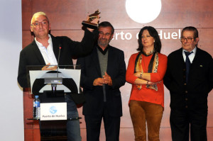 Julián Pérez, con el premio.