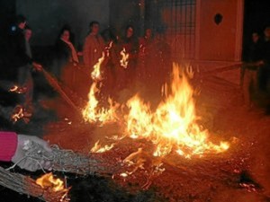 Una de las tradicionales hogueras.