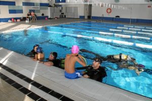 Los niños de 6 a 12 años pueden disfrutar del submarinismo, además de ayudar con su aportación.