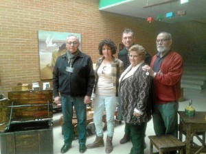 La Alcaldesa y la concejala junto a los miembros del Comedor Manos Solidaria en su visita a la prision.