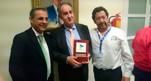 Juan Manuel Gonza?lez, a la derecha, junto al presidente de ACNA.jpg