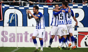 Los jugadores del Recre están en deuda con sus aficionados. / Foto: Josele Ruiz.