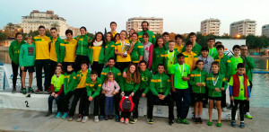 Representantes del CD Piragüismo Tartessos en la prueba celebrada en Sevilla.