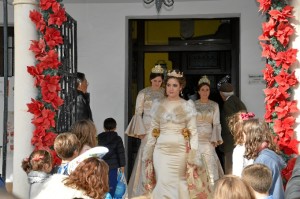 Estrella de la cabalgata de Almonte saliendo del Ayuntamiento.