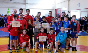 Componentes del Club de Lucha El Campeón de Cartaya, sobresalientes en el Andaluz en Maracena.