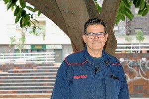 Manuel Canelo es miembro del Cuerpo de Bomberos del Ayuntamiento de Huelva.