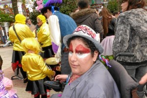 En 2014 fue designada dama de la corte de honor de la reina del carnaval lepero.