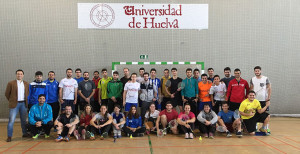 Participantes en el curso de monitores de bádminton en la UHU.