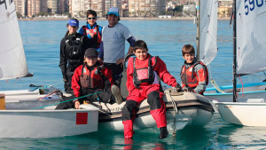 Los técnicos del Real Club Marítimo de Huelva están contentos con la progresión del equipo de vela.