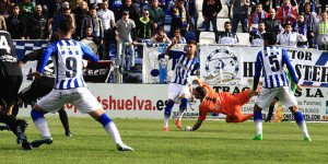 El Recre necesita ganar para no correr el riesgo de entrar en la zona de descenso. / Foto: Josele Ruiz.