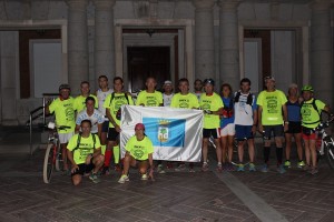 Salida del primer reto 'Donando Vidas', en el que llegó a sanclúcar de Barrameda desde Huelva capital.