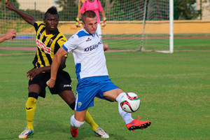 Elie Matouke, en una acción durante el partido ante el Marbella.