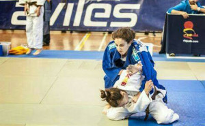 Alba Rojas, en uno de sus combates. / Foto: Berto Photo.