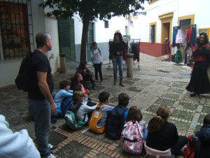 A través de distintos programas puedes subvenciones actividades fuera del colegio.