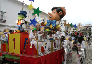 Tras el pasacalles hubo una gran fiesta carnavalera.