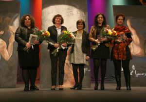 Profesores y colaboradores recibieron un homenaje.