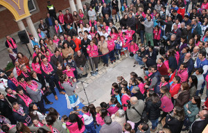 Un momento de la recepción al CB Conquero en el Patio del Ayuntamiento de la capital.