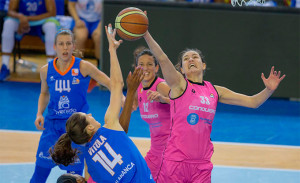 Gran triunfo del equipo onubense en la final de la Copa de la Reina. / Foto: Alberto Nevado / FEB.