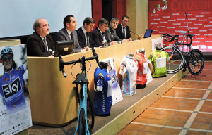 Un momento de la presentación de la 62ª Vuelta a Andalucía de ciclismo, que comenzará en Almonaster.