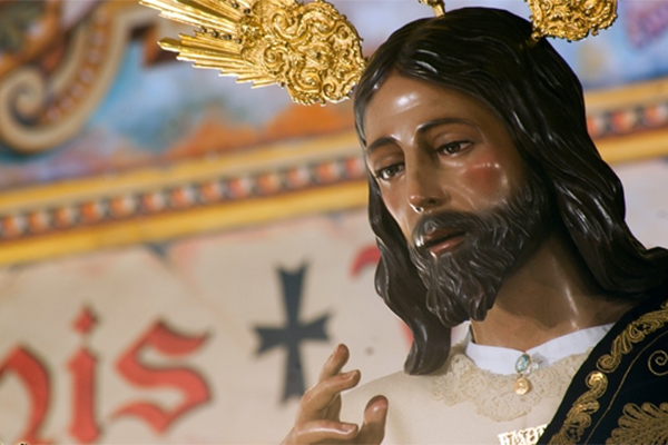 El Cristo del Amor preside el Vía+Crucis del Polvorín