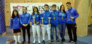 Componentes del Club de Esgrima Huelva en la prueba celebrada en Jaén.