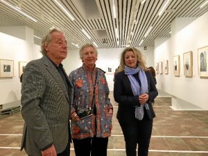 La diputada de Cultura, Lourdes Garrido, el director del Festival, José Luis Ruiz y la autora Markéta Luskacová.